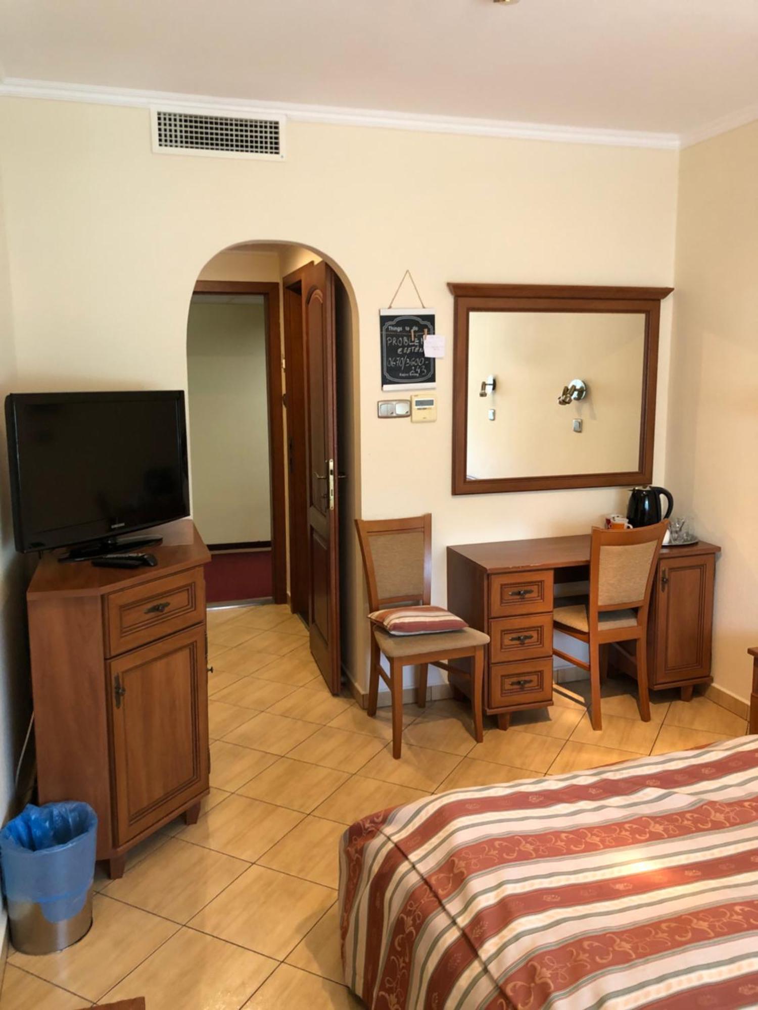 Hotel Ajka 1 Bagian luar foto